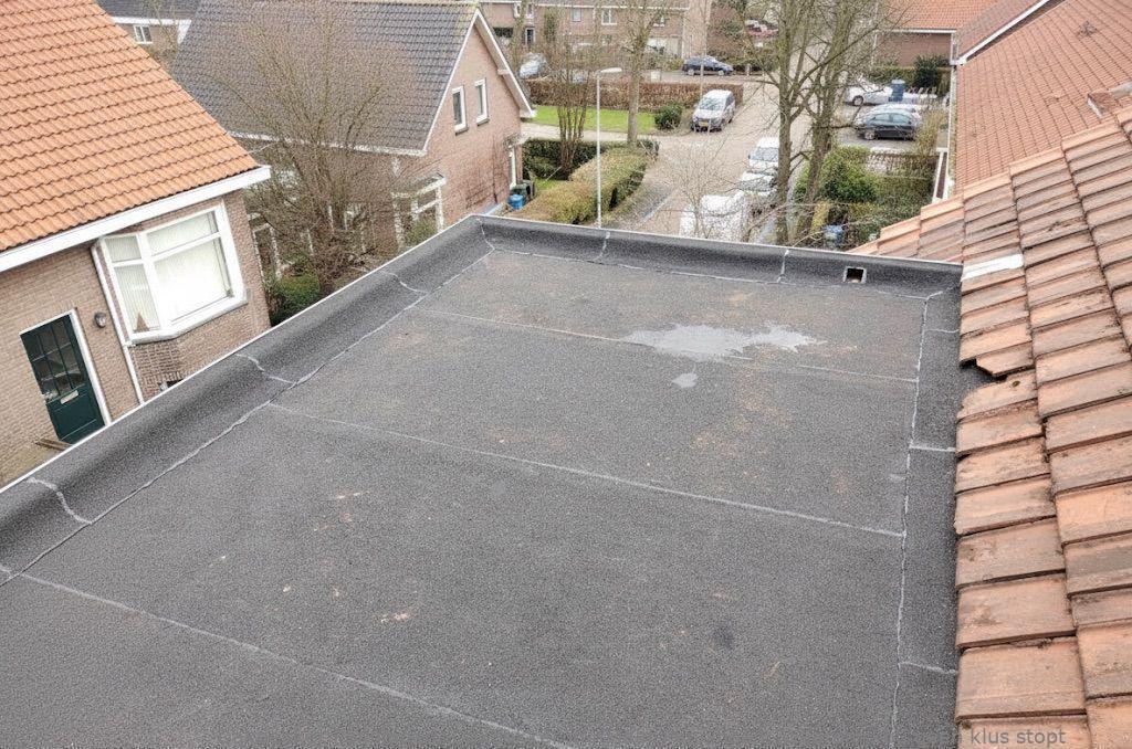 Dakdekker in najaar Panningen: Waarom kou geen klus stopt